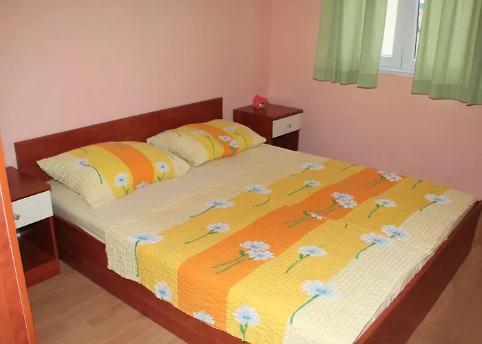 Apartman Apartments With Parking Space Vodice - 4214